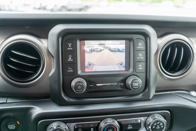Used 2020 Red Jeep Sport image 21