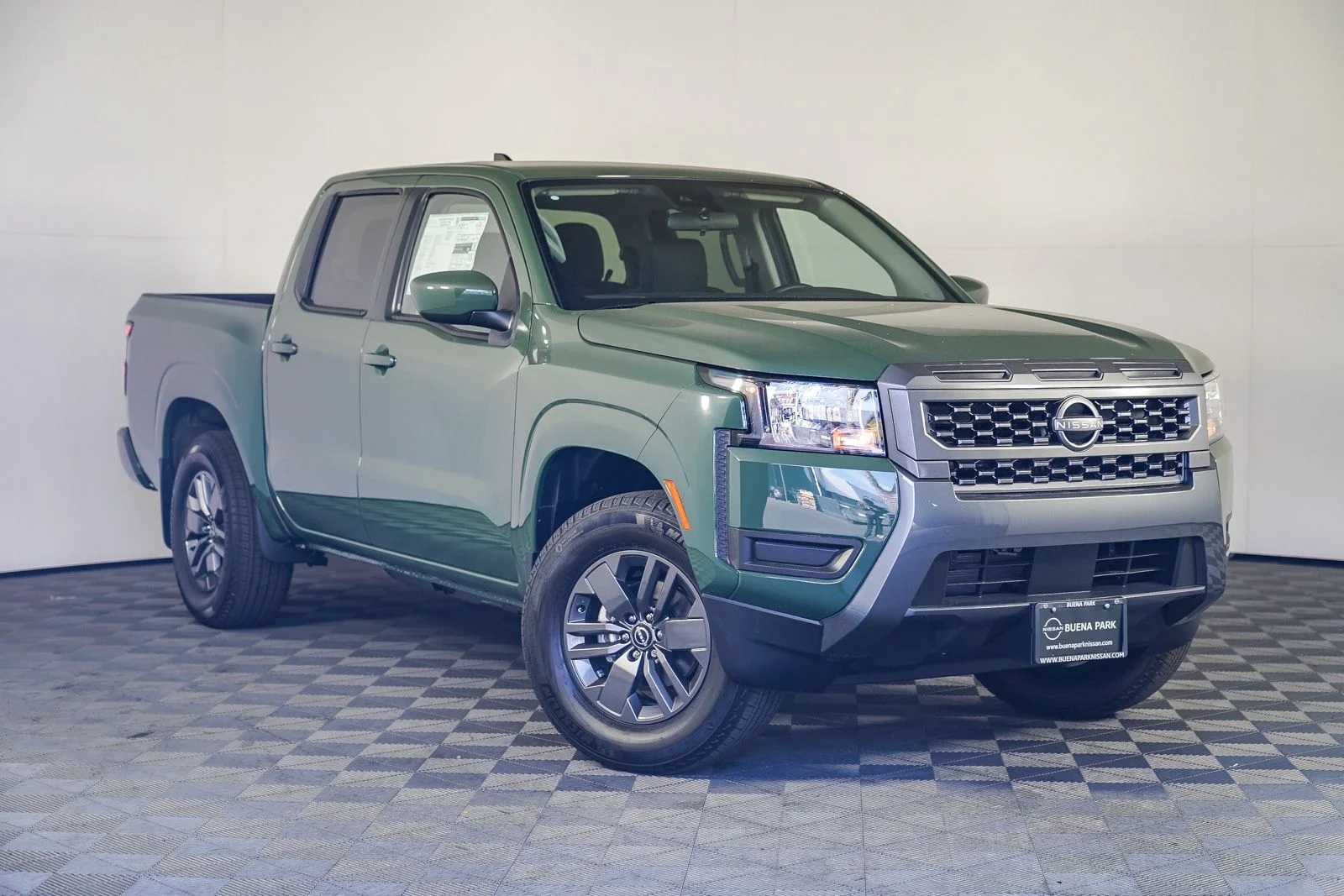 2025 Nissan Frontier SV Crew Cab 4X2 SWB's photo