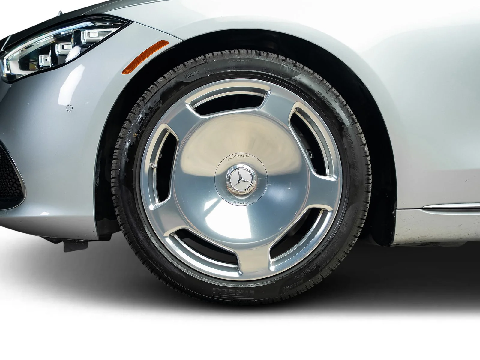 Used 2024 Silver Mercedes-Benz Maybach S 580 image 27