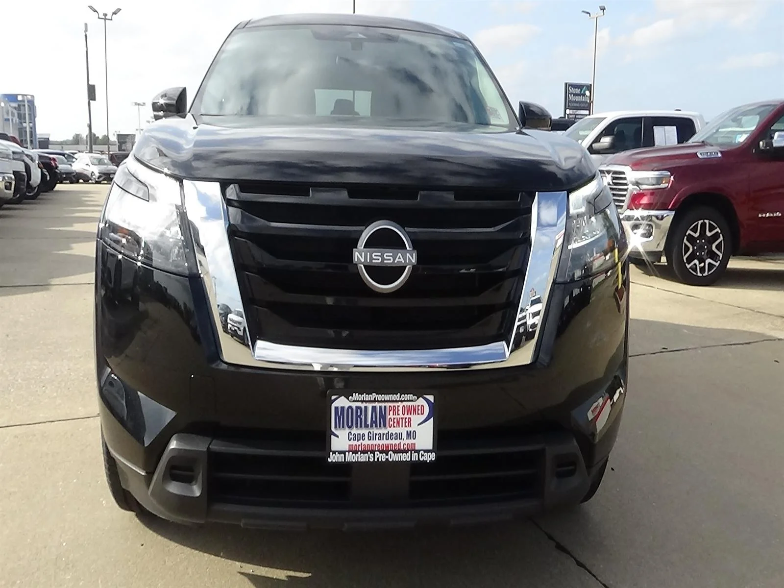 Used 2025 Super Black (kh3) Nissan SV image 3