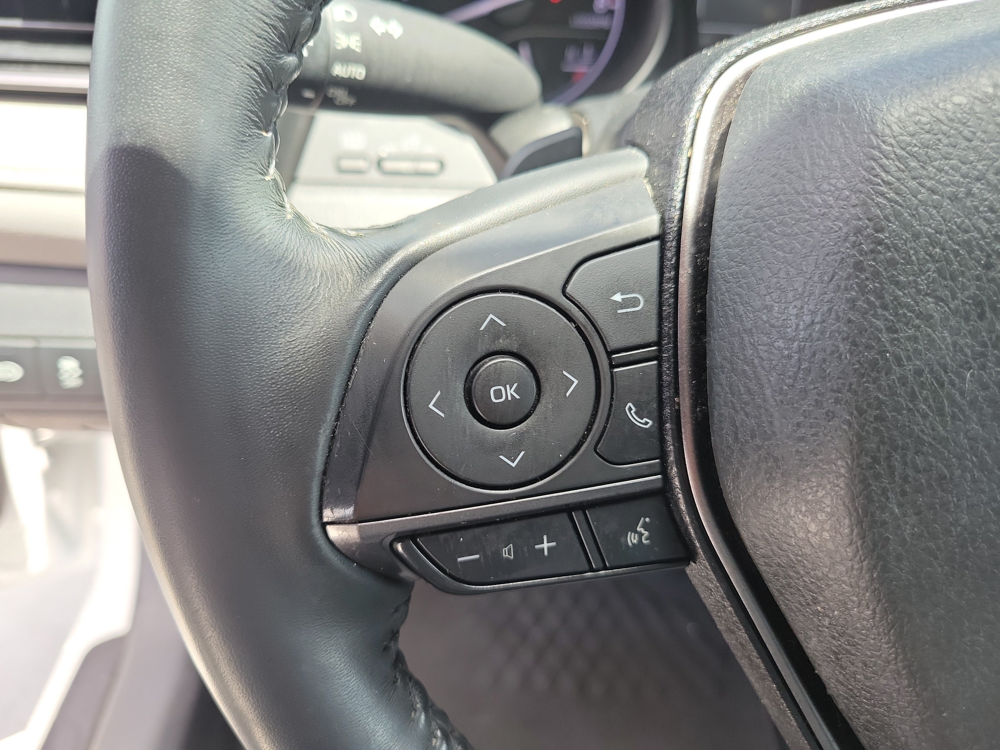 Used 2023 Ice Toyota SE image 24