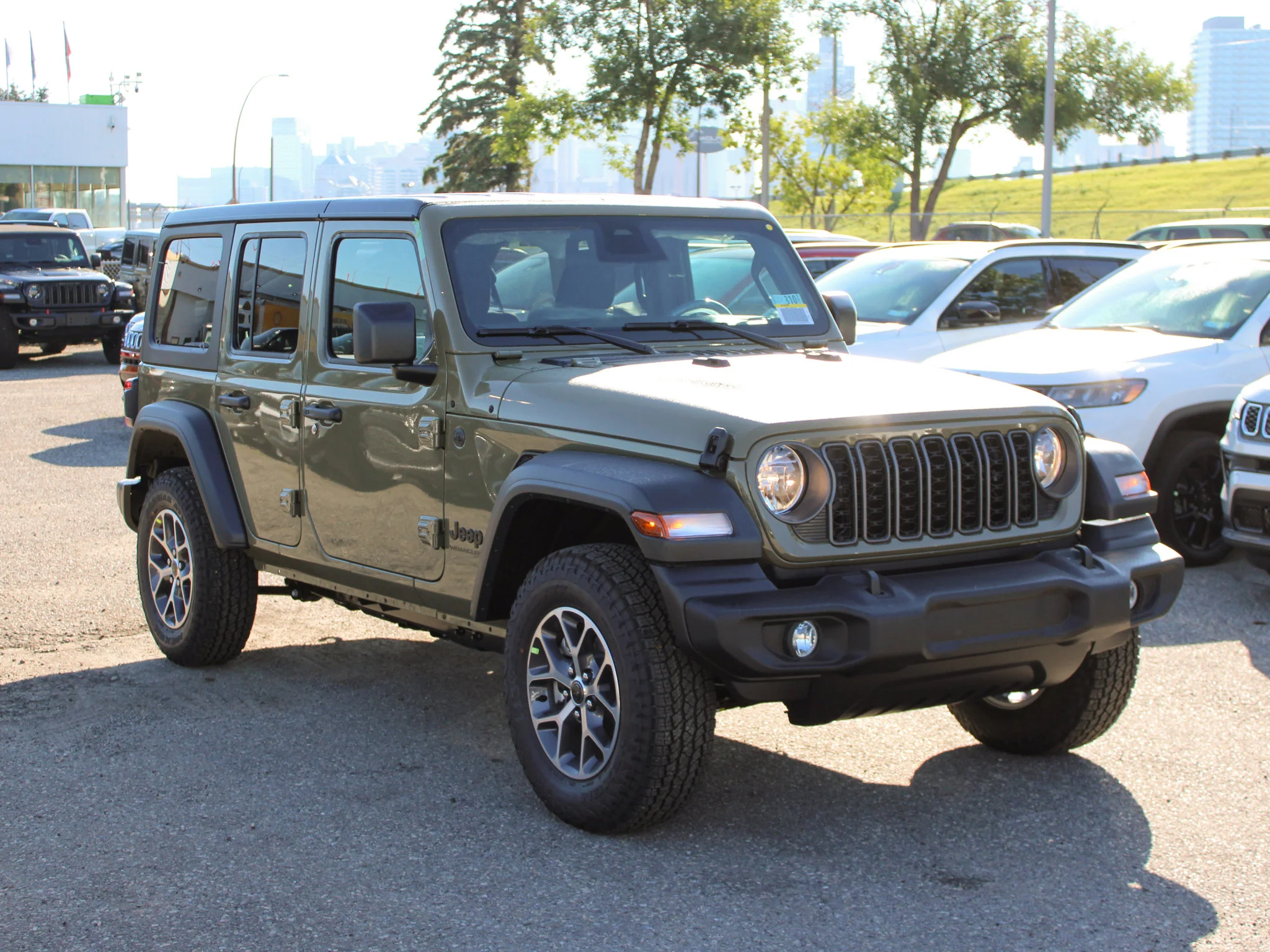 Used 2025 41 Jeep Sport S* 4 Door 4x4, Alpine Audio, Safety Group, Remote Start, Heated Seats image 6