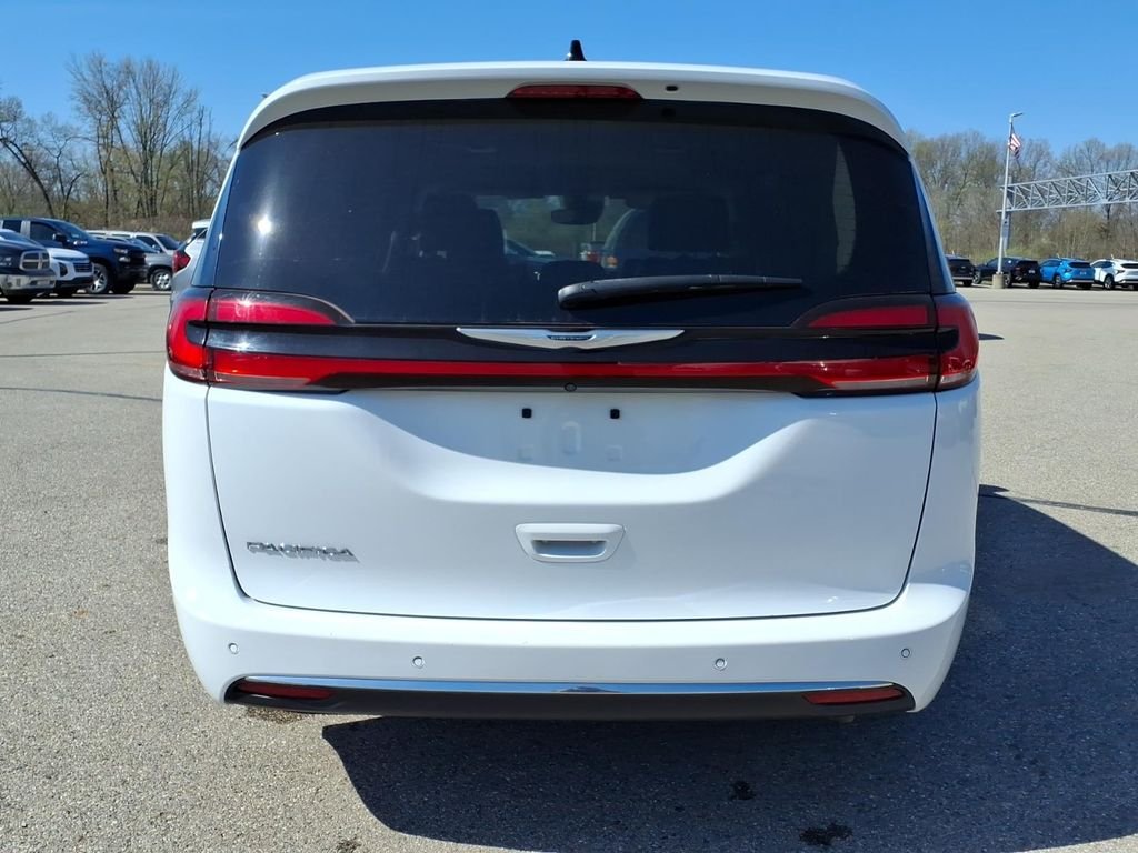 Used 2024 White Chrysler Touring L image 11