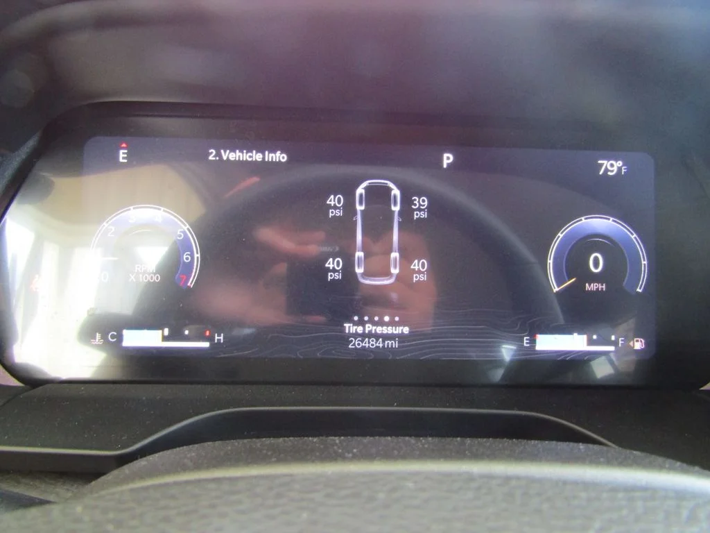 Used 2023 Silver Jeep Limited image 28
