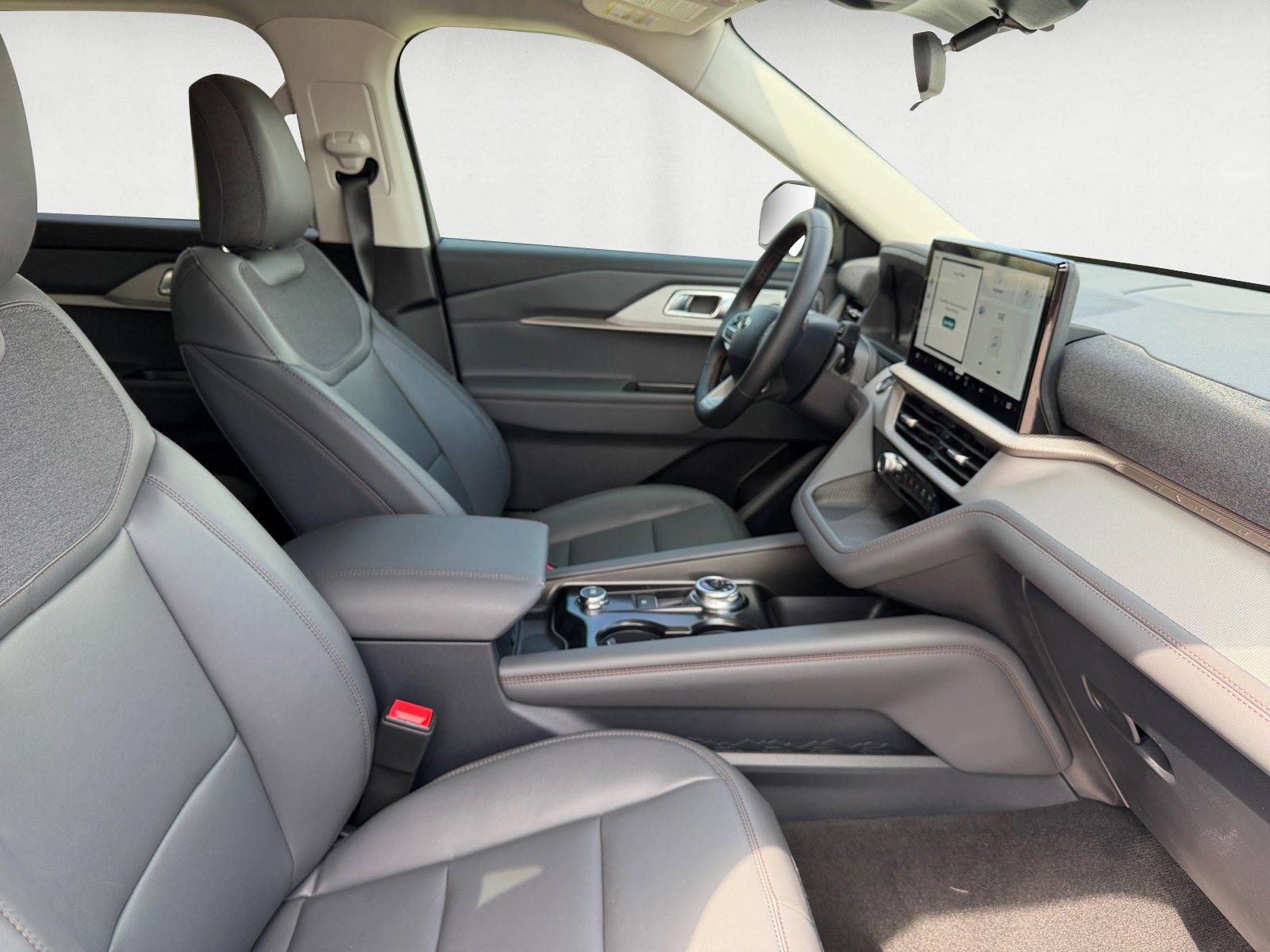 New 2026 Carbonized Gray Metallic Ford Active image 15