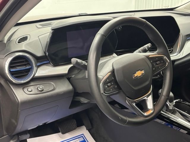 Used 2025 Red Chevrolet LT image 17