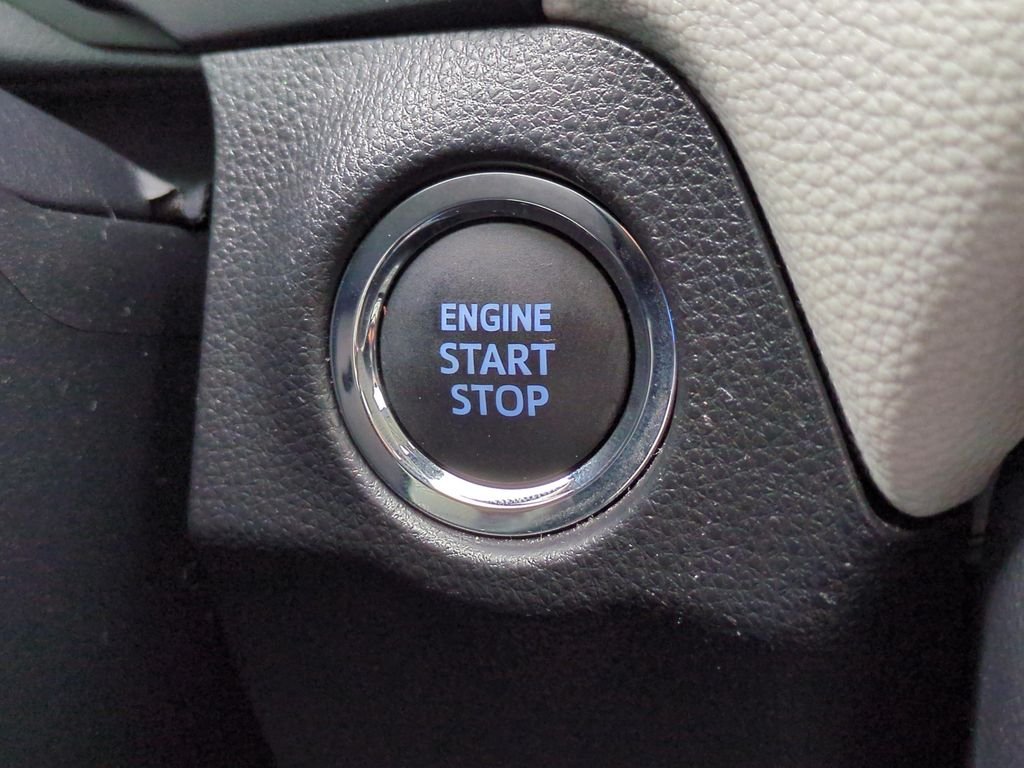 Used 2022  Toyota XLE Premium image 23