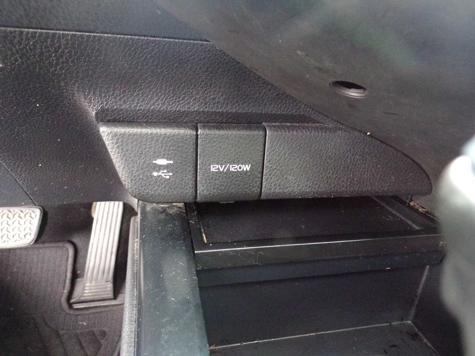 Used 2018 Blue Toyota SE image 13