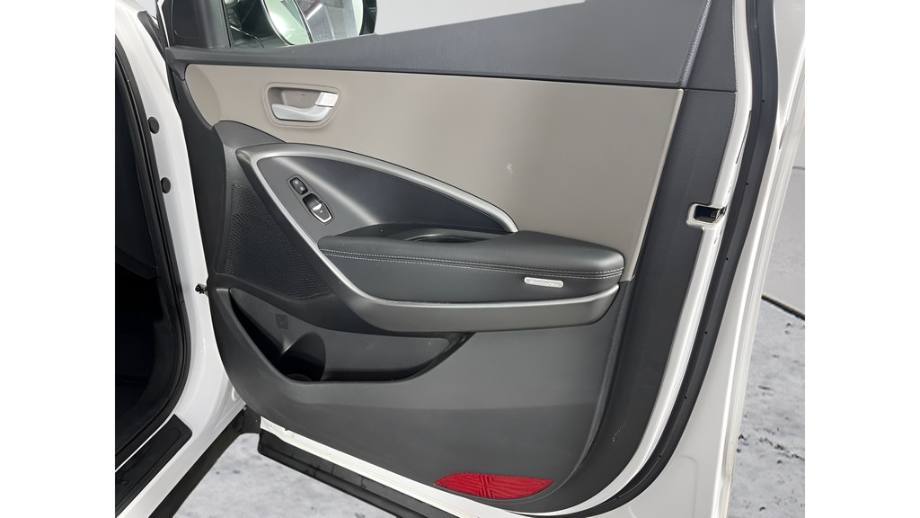 Used 2018 White Hyundai 2.4 Base image 15