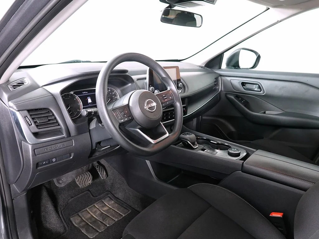 Used 2024 Gray Nissan S image 8
