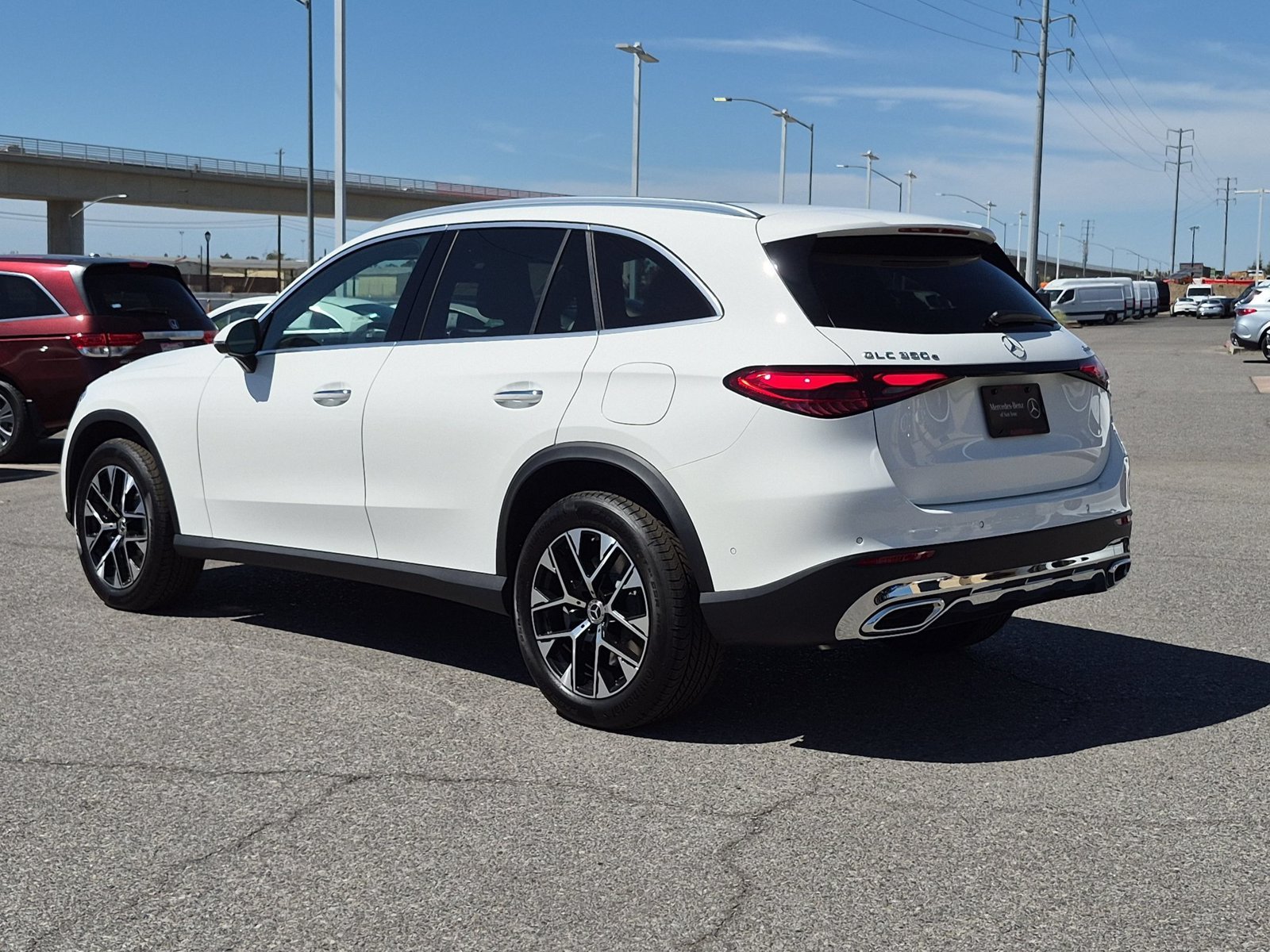 New 2027 Polar White Mercedes-Benz GLC 350e image 9