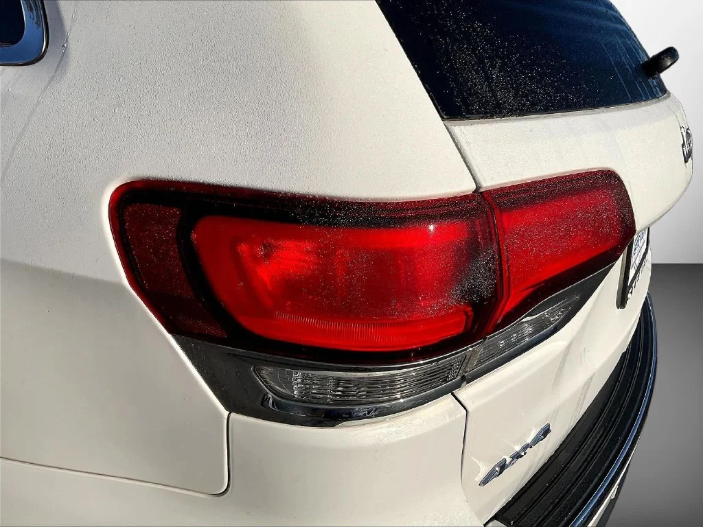 Used 2021 Bright White Clearcoat Jeep Limited image 25