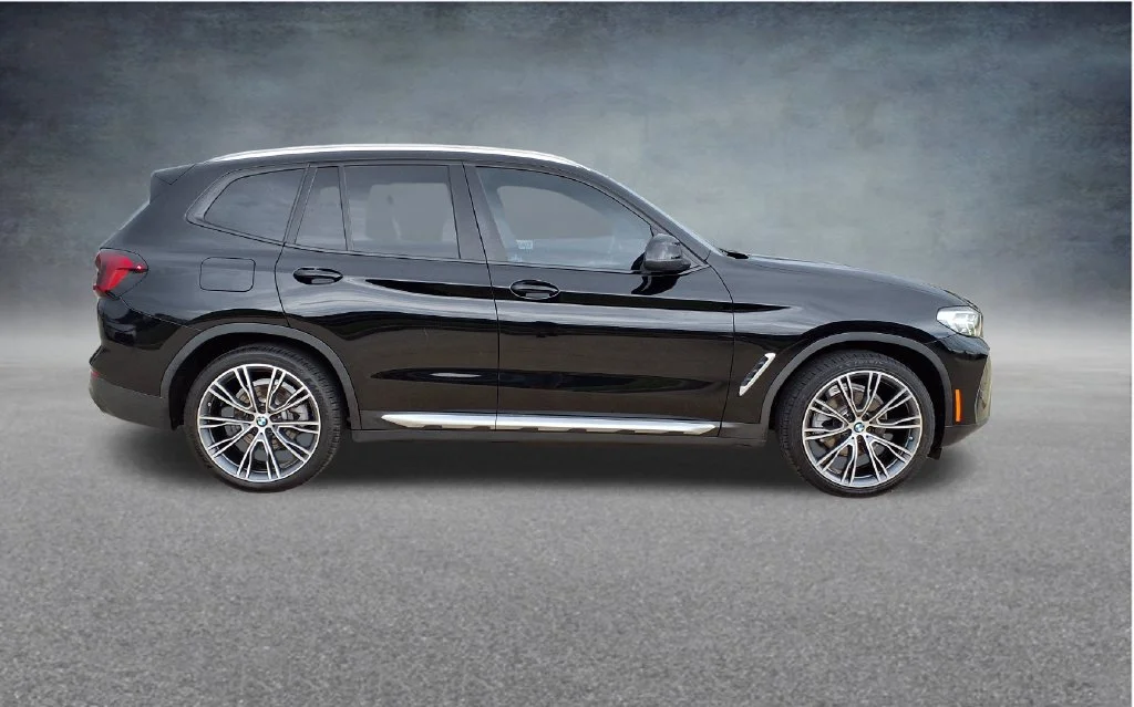 Used 2023 Black BMW sDrive30i image 8