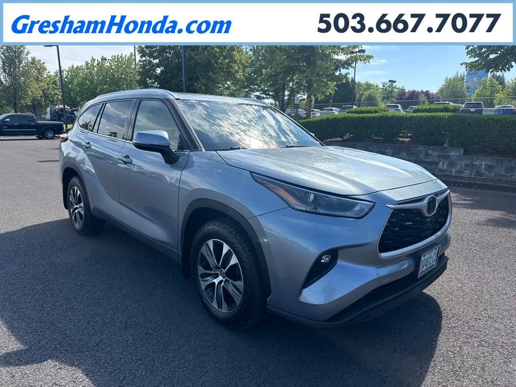Used 2021 Moon Dust Toyota XLE image 1