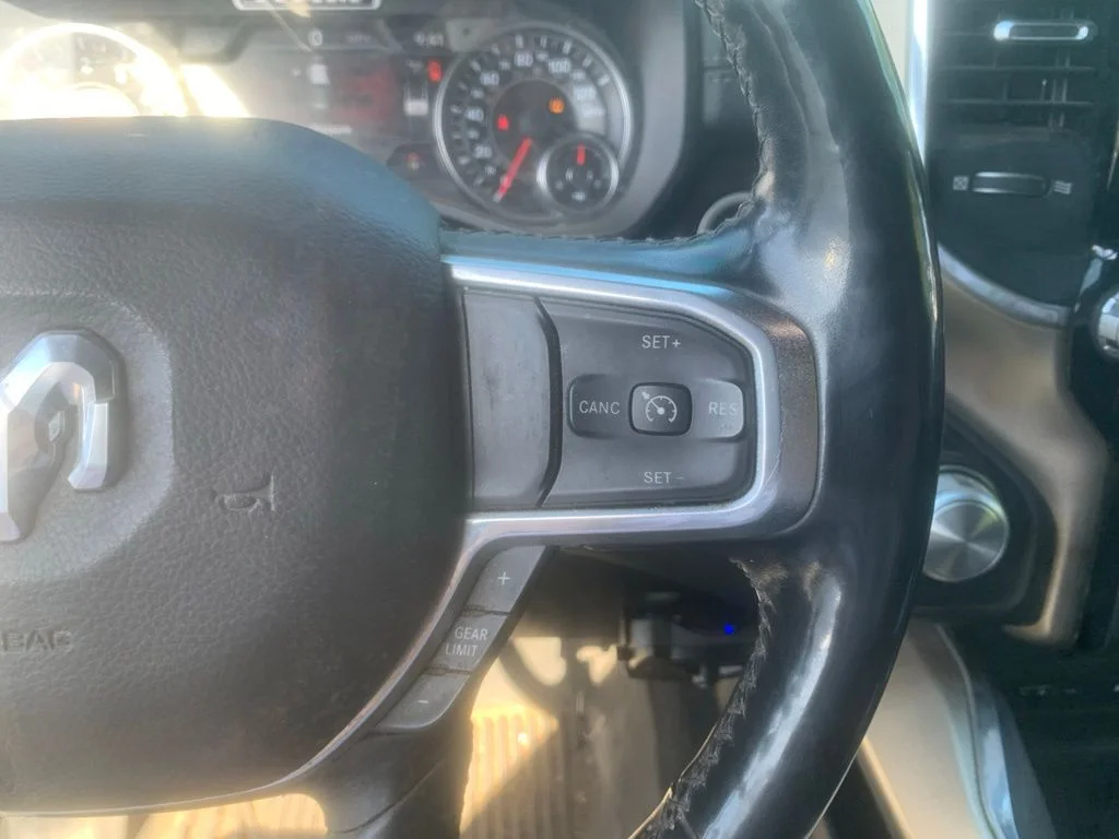 Used 2019 Diamond Black Crystal Pearlcoat Ram Laramie image 15