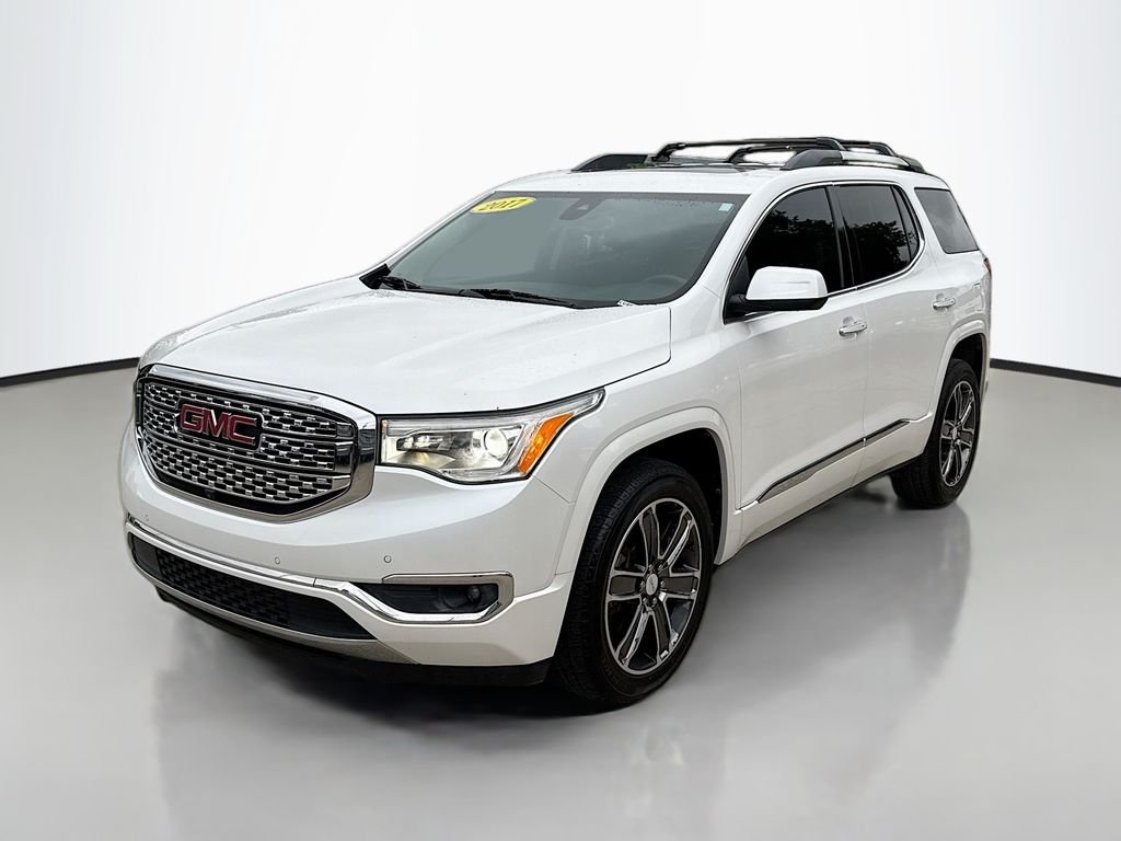 Used 2017 White Frost Tricoat GMC Denali image 3