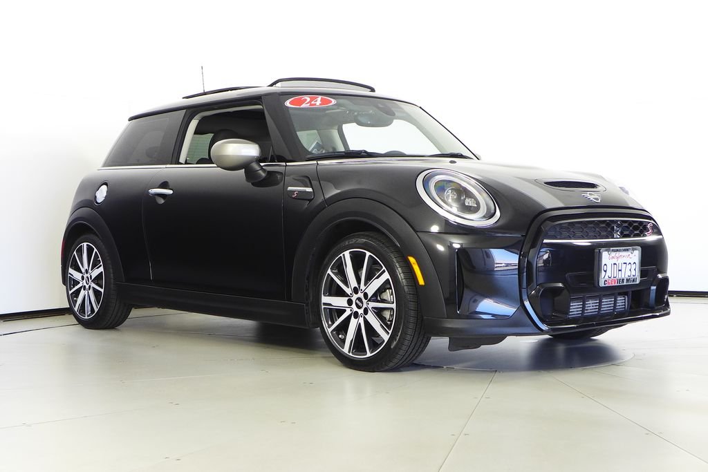 Used 2024 Midnight Black MINI Signature image 4