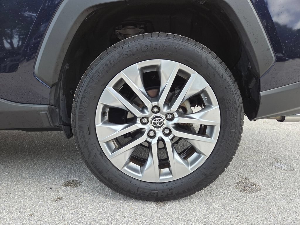 Used 2022 Blueprint Toyota XLE Premium image 21