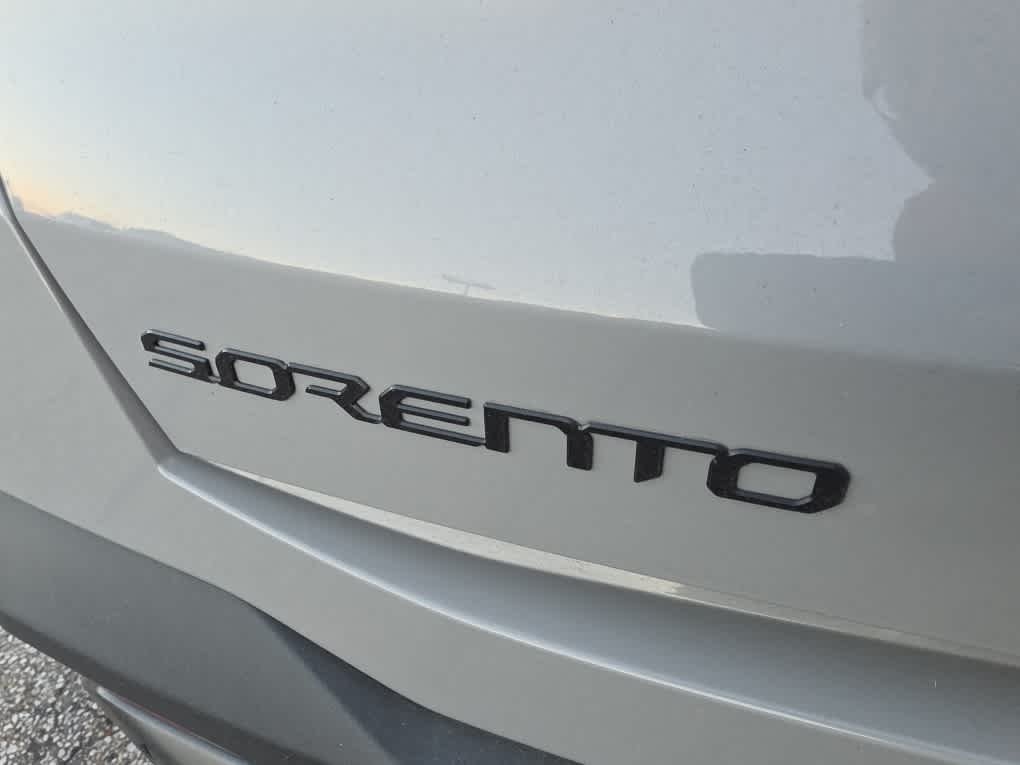 Used 2025 Wolf Gray Kia X-Line SX Prestige image 14