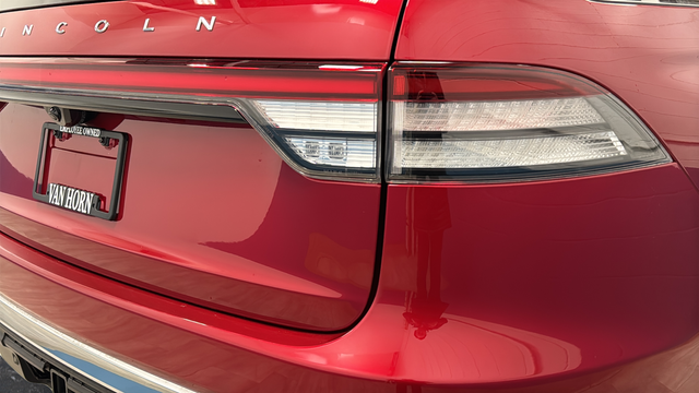 Used 2025 Red Carpet Metallic Tinted Clearcoat Lincoln Premiere image 42
