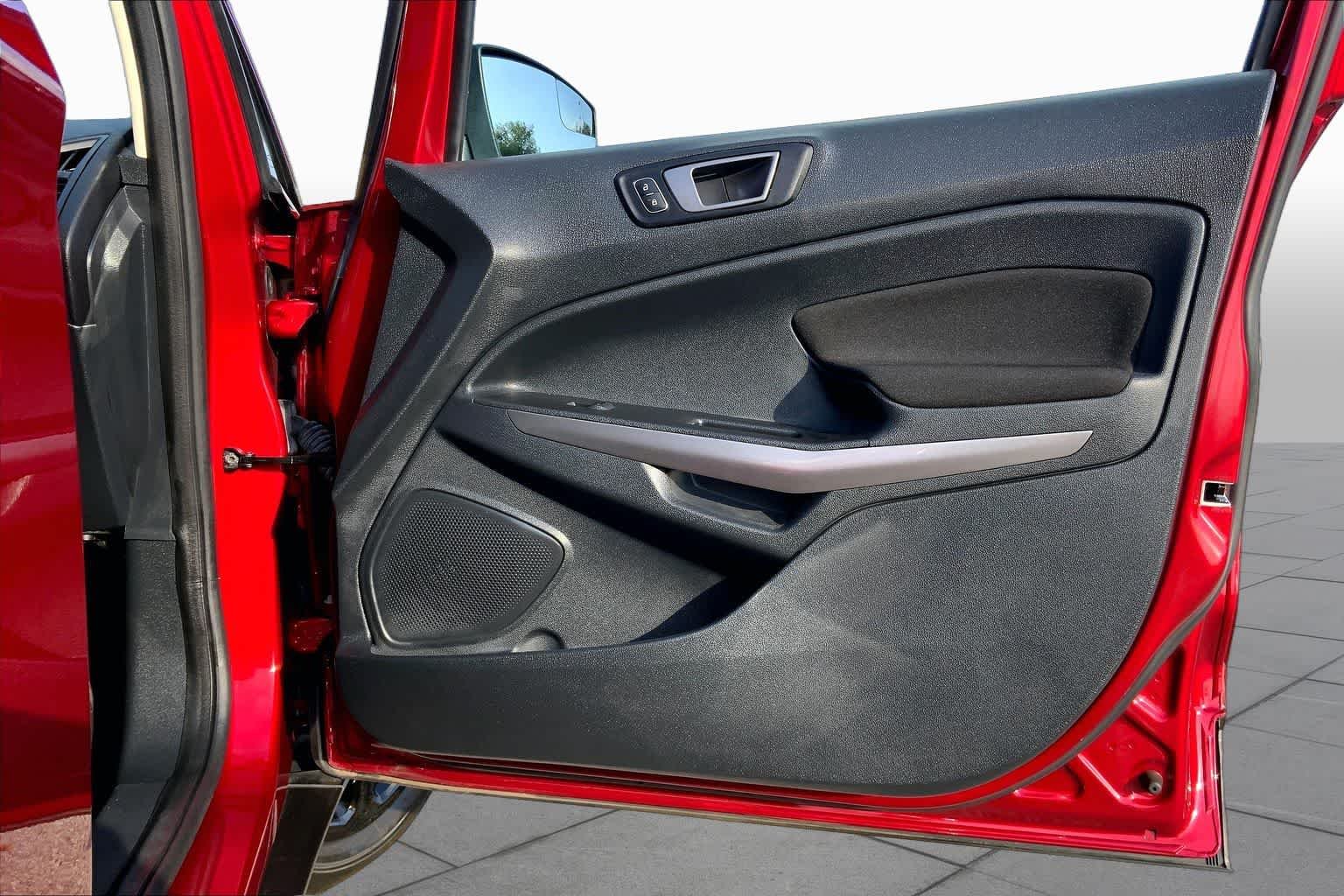 Used 2021 Ruby Red Metallic Tinted Clearcoat Ford SE image 23