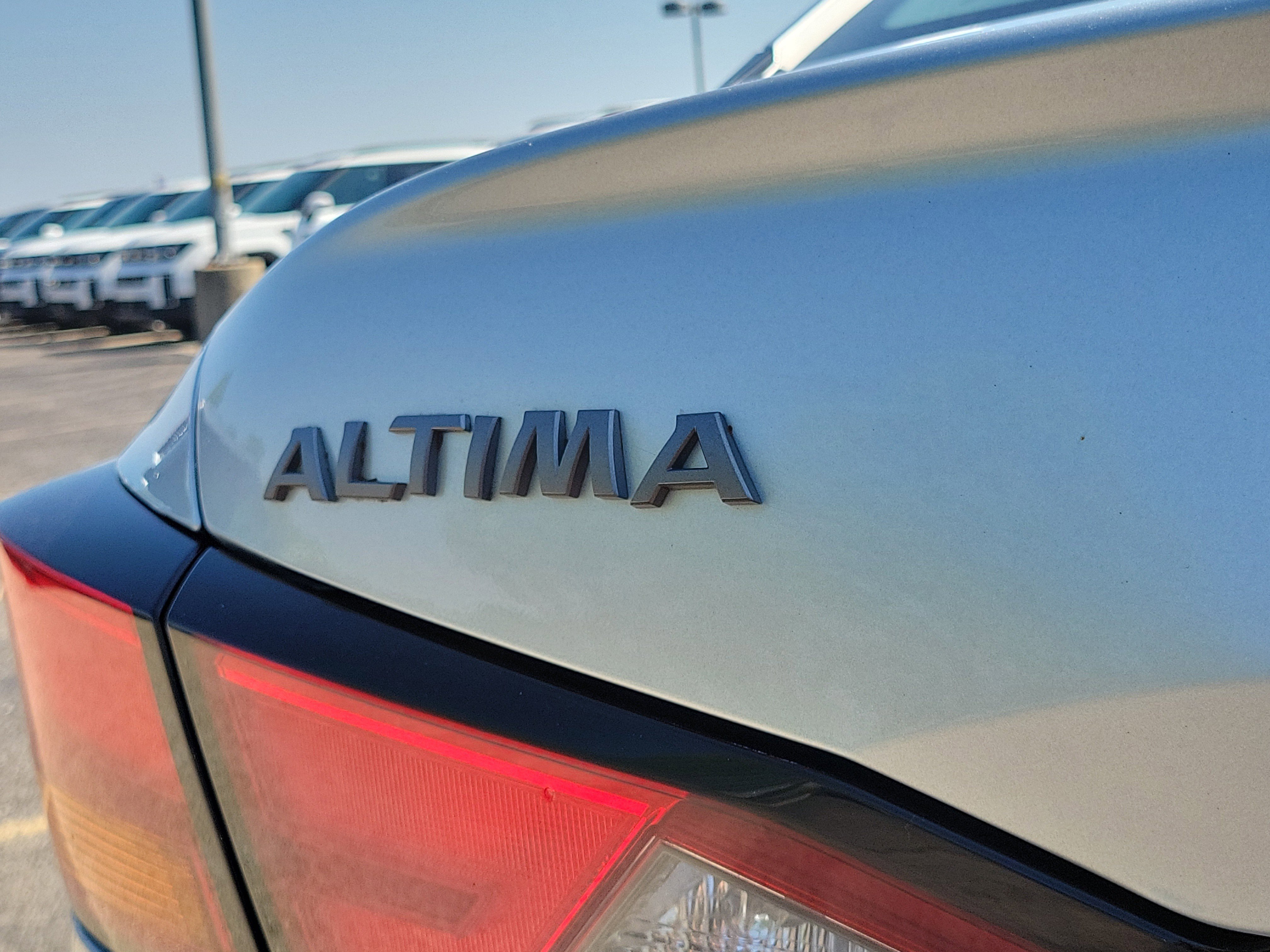Used 2024 Brilliant Silver Metallic Nissan 2.5 SV image 6