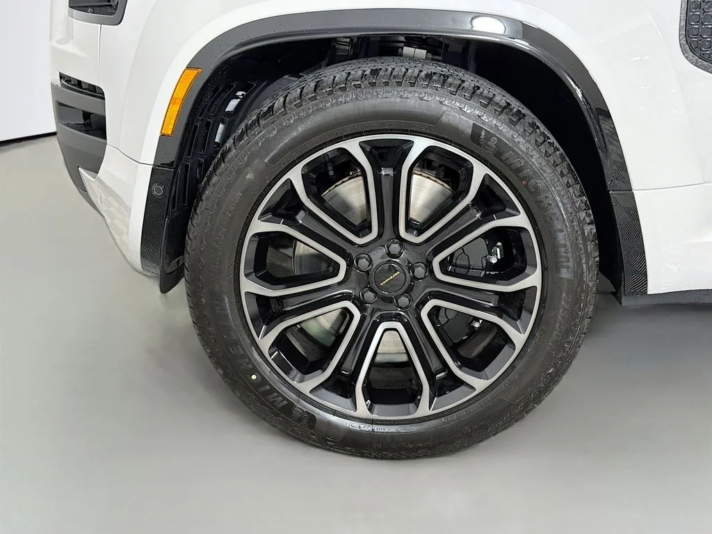 New 2026 Borasco Grey Land Rover  OCTA image 33