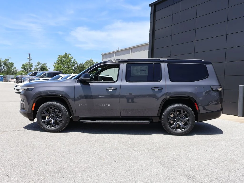 New 2026 Baltic-Gray Metallic Clear-Coat Exterior Paint Jeep Upland image 2
