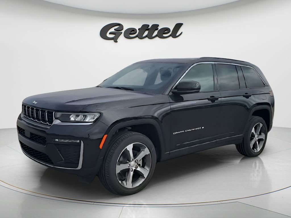 New 2026 Diamond Black Crystal Pearl-Coat Exterior Paint Jeep Limited image 4