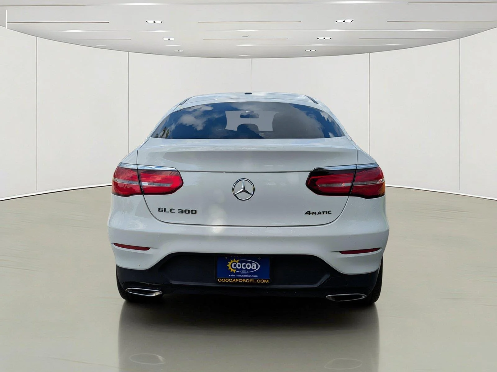 Used 2018 White Mercedes-Benz GLC 300 image 6