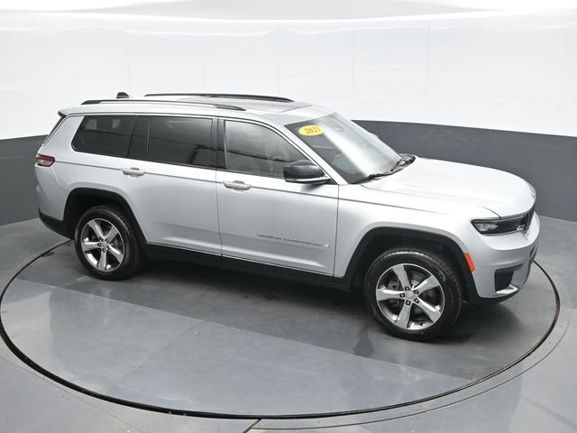 Used 2021 Silver Jeep Limited image 15
