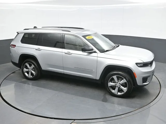 Used 2021 Silver Jeep Limited image 15