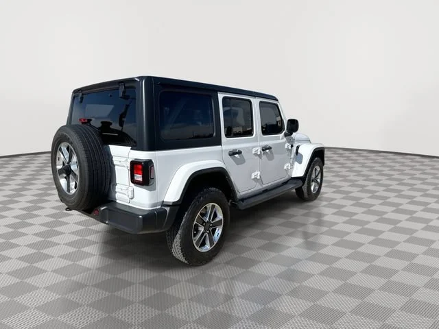 Used 2022 White Jeep Unlimited Sahara image 9