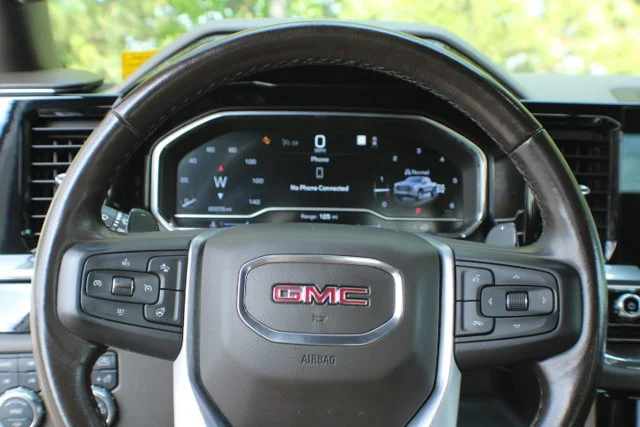 Used 2022 White Frost Tricoat GMC SLT image 10