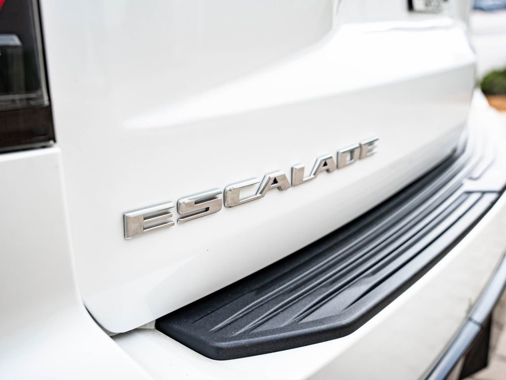 Used 2023 Crystal White Tricoat Cadillac Sport image 16