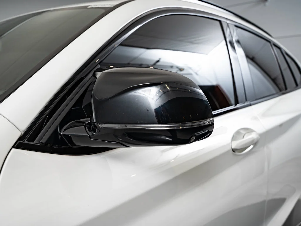 Used 2024 Alpine White BMW  image 17