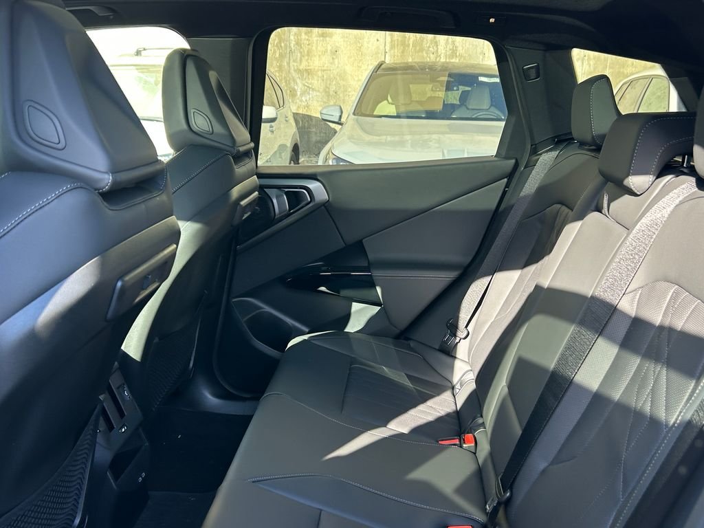 New 2026 Dark Graphite Metallic BMW 30 xDrive image 31