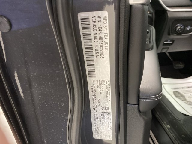 New 2026 Baltic Gray Metallic Clear-Coat Exterior Paint Jeep Limited image 33