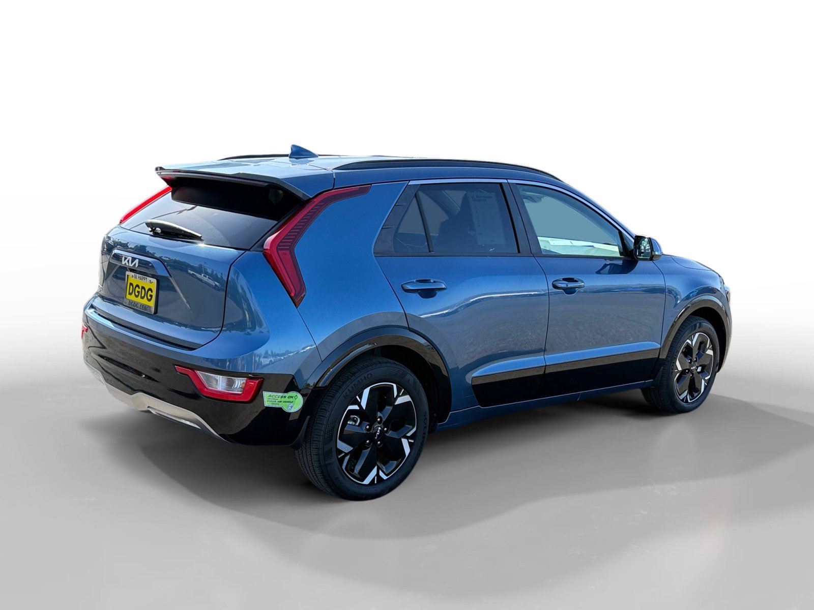 Used 2023 Mineral Blue Kia Wind image 5