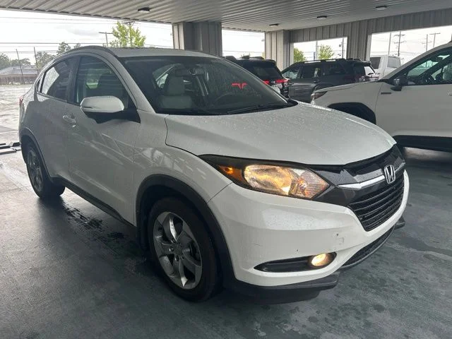 Used 2017 White Honda EX-L image 2