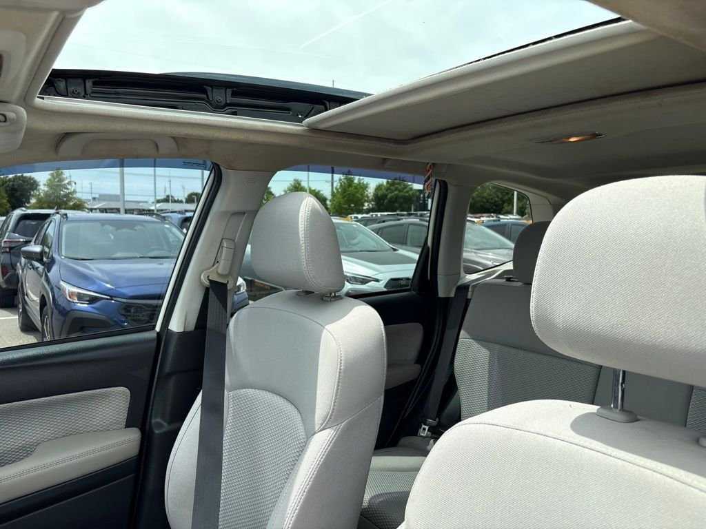 Used 2017 White Subaru 2.5i Premium image 5