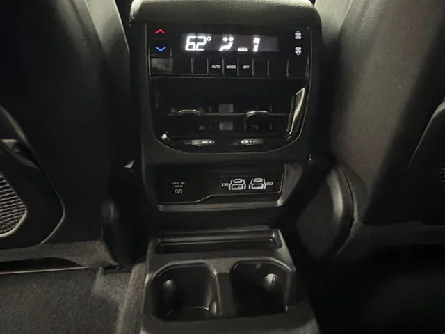 Used 2023 Black Jeep Altitude image 30