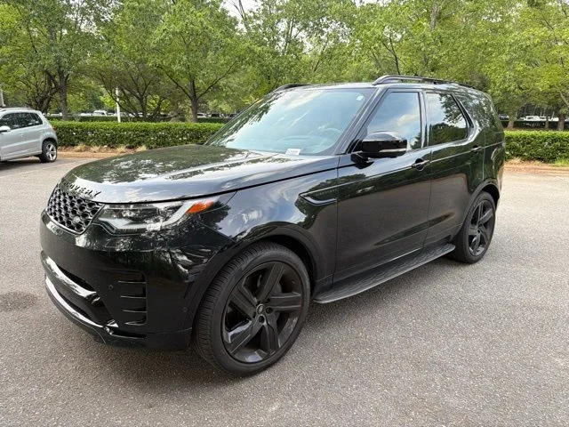 Used 2024  Land Rover Dynamic SE image 1