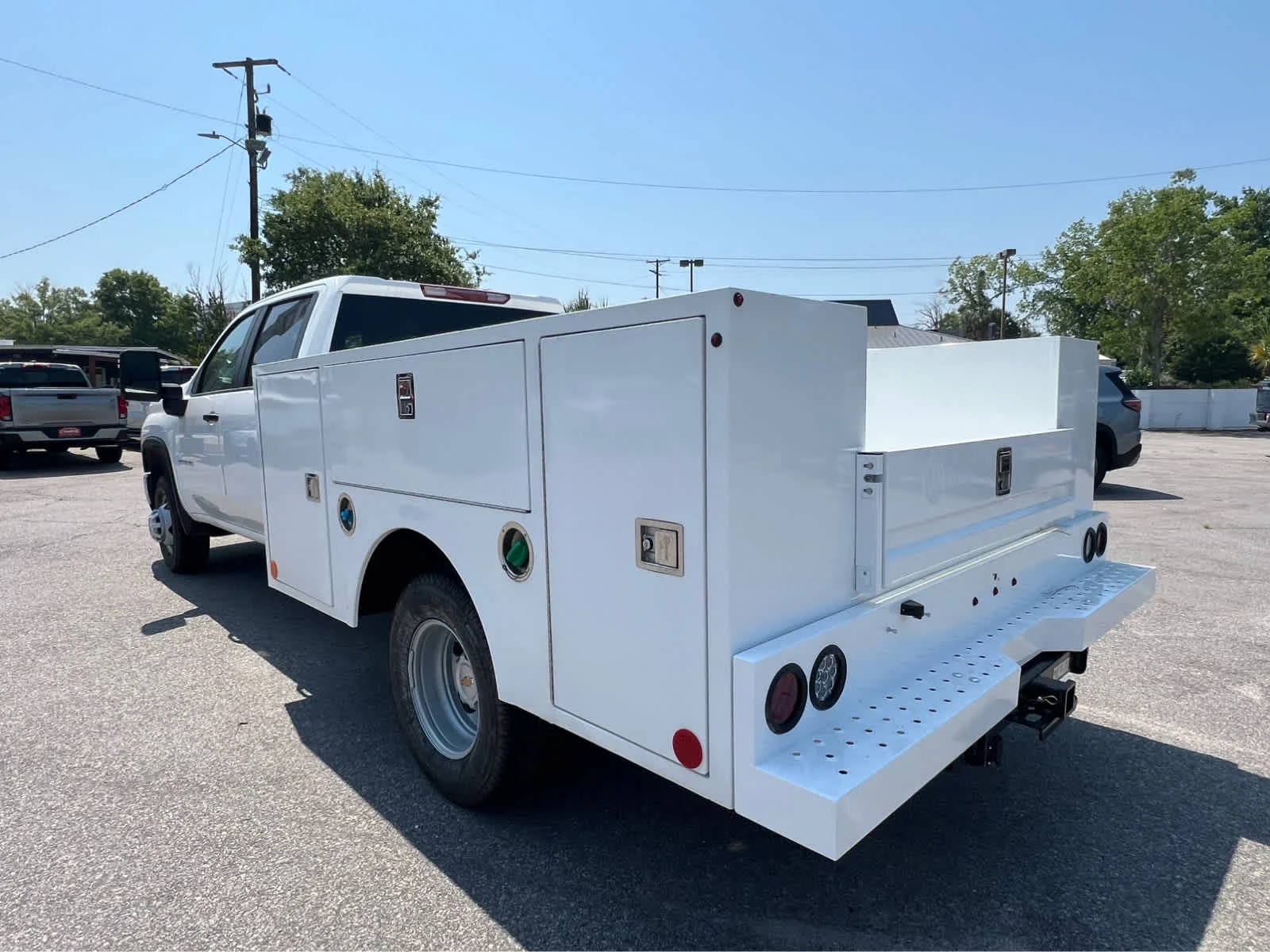 New 2026 Summit White Chevrolet Work Truck image 5