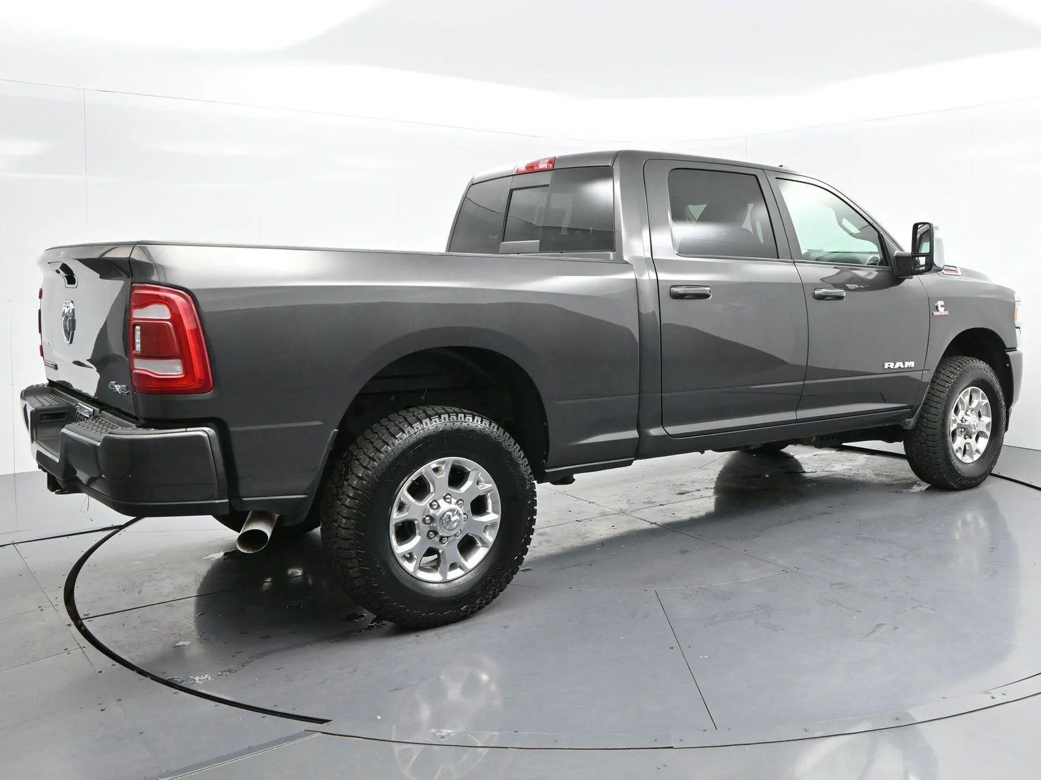 Used 2024 Granite Crystal Metallic Clearcoat Ram Laramie image 7