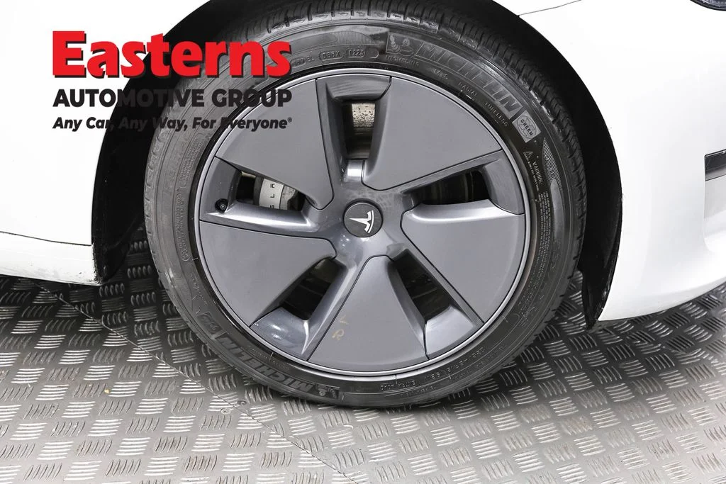 Used 2023 White Tesla Base image 25
