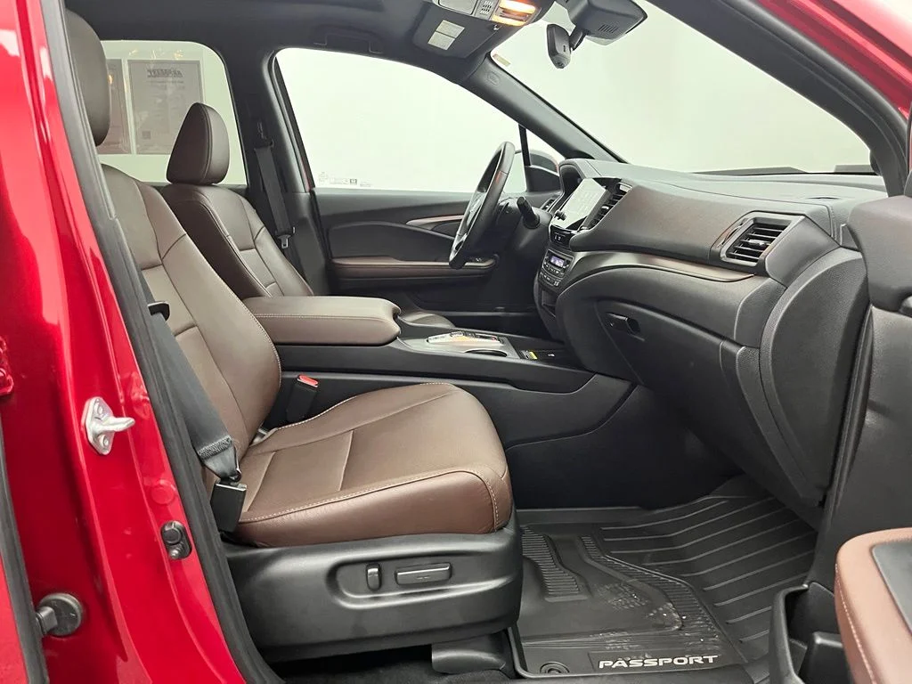 Used 2025 Red Honda EX-L image 34