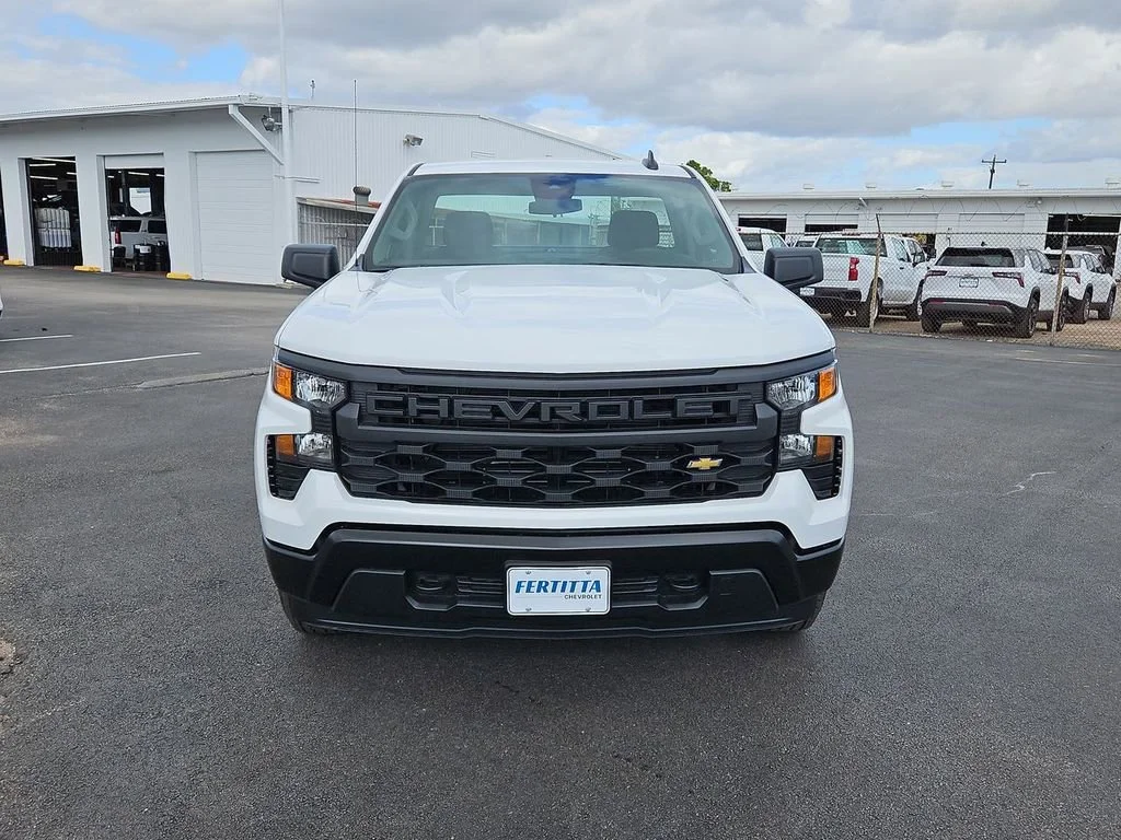 New 2026 Summit White Chevrolet WT image 25
