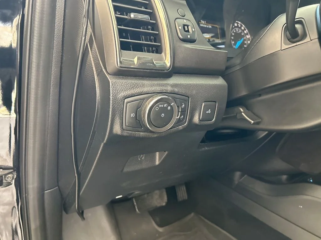 Used 2021 Black Ford XLT image 37