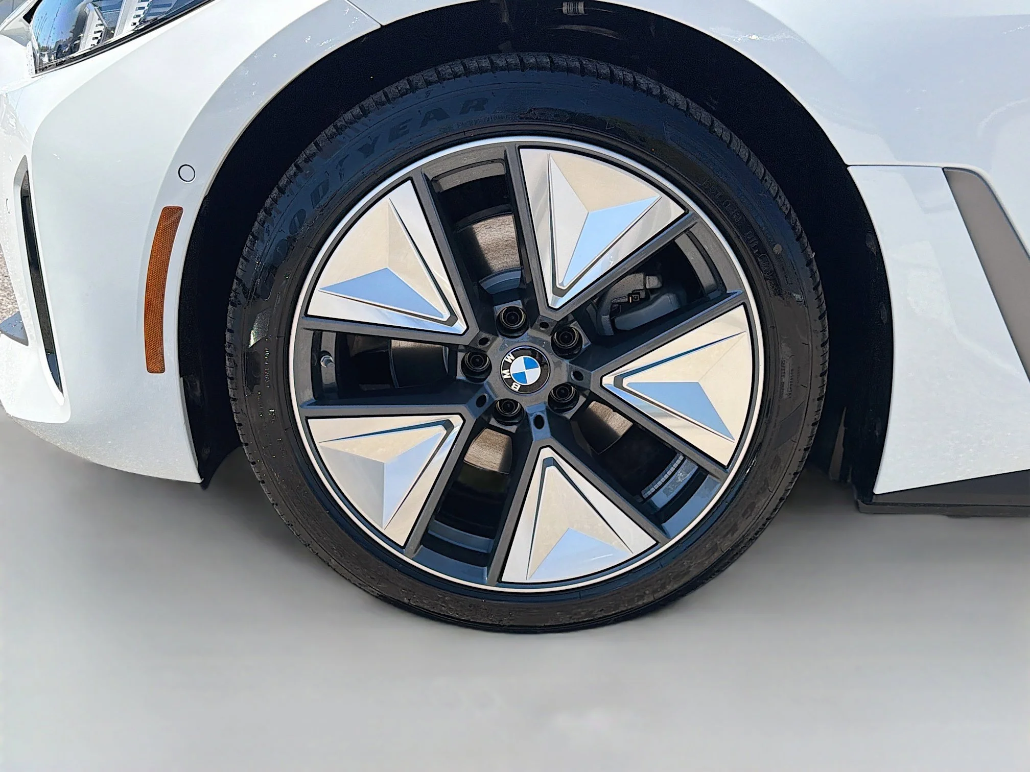 New 2026 Alpine White BMW eDrive40 image 41